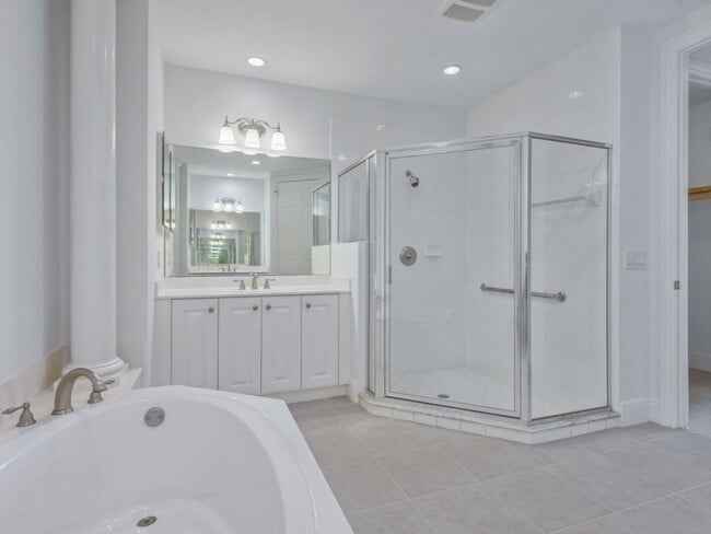 Building Photo - 9229#103