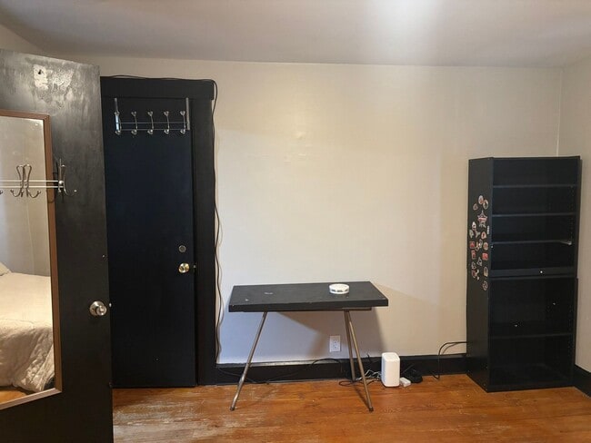 Building Photo - 576 Abbott Ave