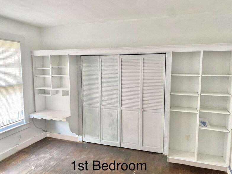 Building Photo - 74 Orient St