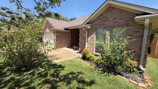 Building Photo - 1102 Crested Point Ct