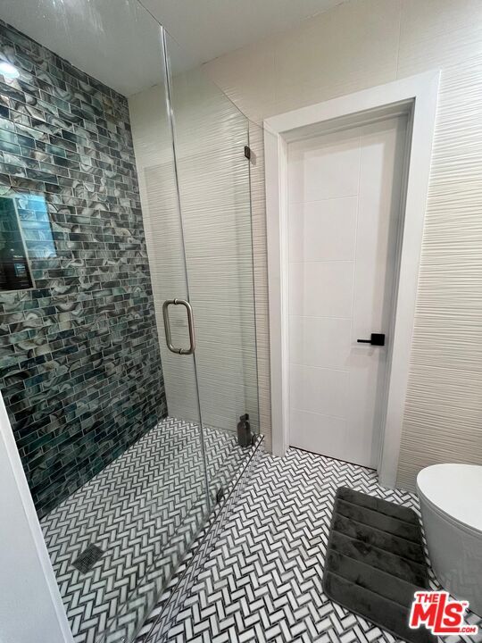 Building Photo - 9420 Creemore Dr