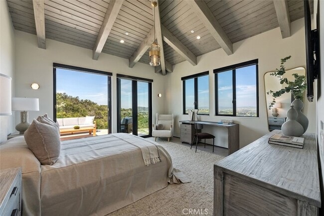 Building Photo - 3121 Old Topanga Canyon Rd