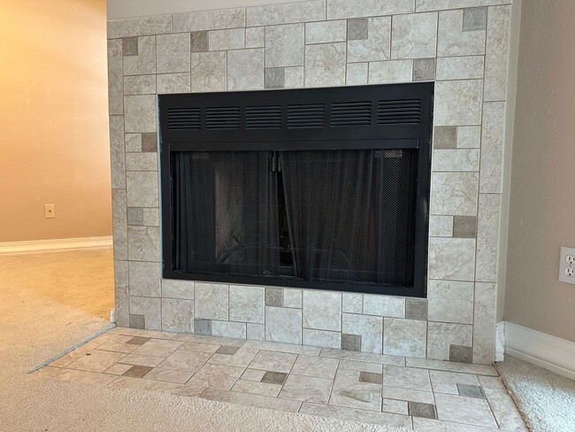 Building Photo - Two Story Condo in Downtown Bellevue