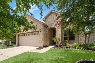 Building Photo - 24502 Royal Pike Dr
