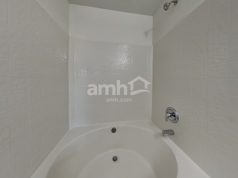 Building Photo - 13104 Young Fawn Ct