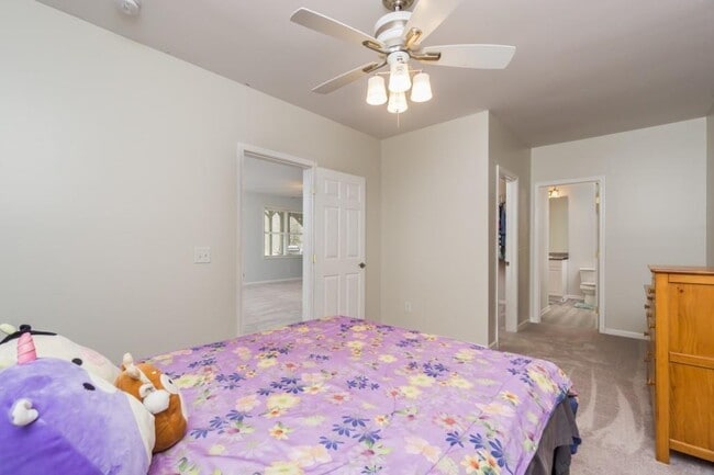 Building Photo - 8860 Penbrooke Ct