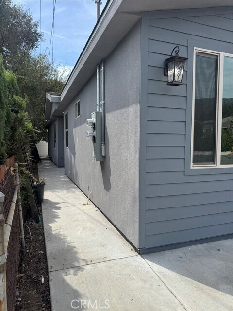 Building Photo - 317 N Shamrock Ave