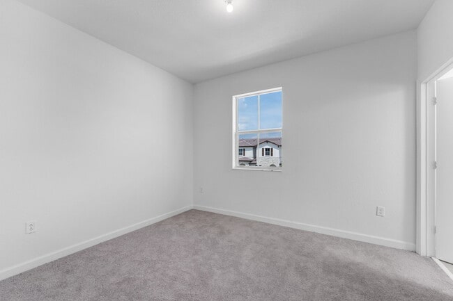 Building Photo - 2803 SE 26th Ave