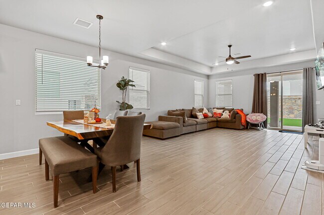 Building Photo - 824 Paseo Solar Dr