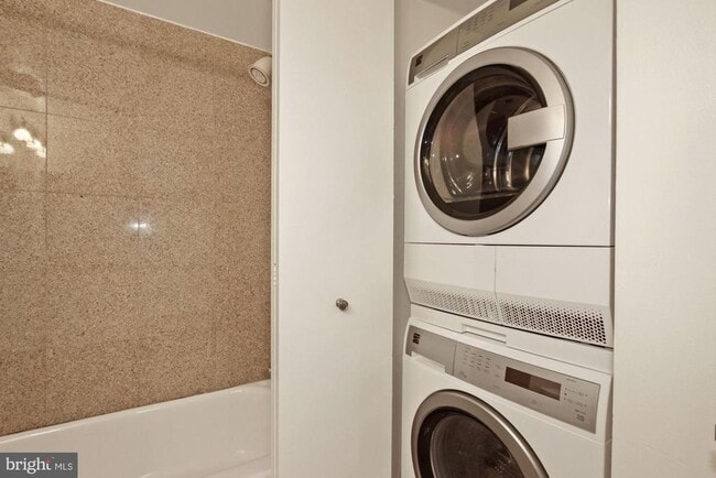 Building Photo - 7500 Woodmont Ave