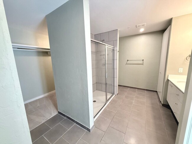 Building Photo - Large, Two-Story Condo in Downtown OKC, Civc Centre Flats!!