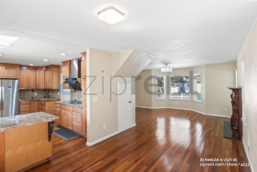 Building Photo - 35685 Terrace Dr