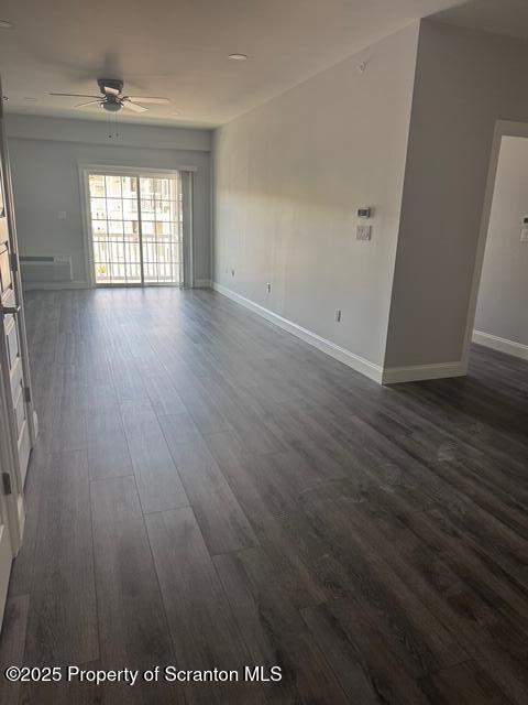 Building Photo - 402 Circle Dr