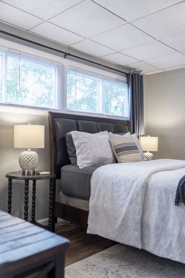 Building Photo - 3175 Rocky River Dr