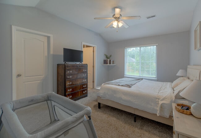 Building Photo - 5104 Opal Dr