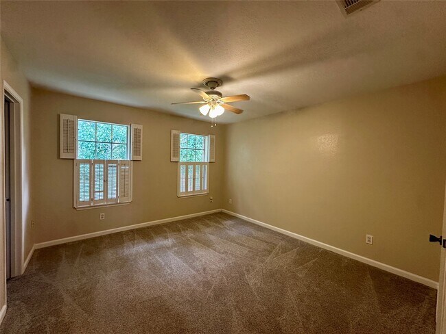 Building Photo - 5801 Lumberdale Rd