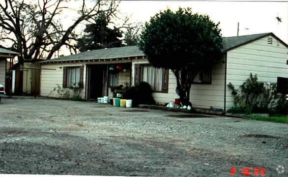 Building Photo - 750 Elgin St