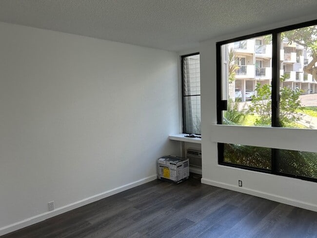 Building Photo - One Bedroom, One Bath Unit in  Kailua Bay ...