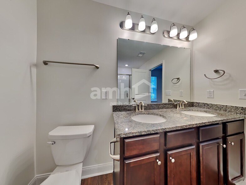 Building Photo - 308 Bering Ln