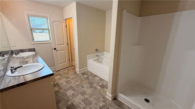 Building Photo - 1915 Soque Cir