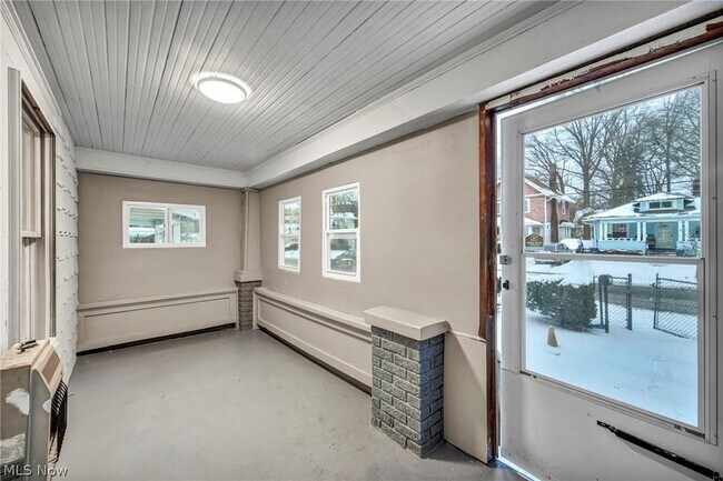 Building Photo - 960 Whittier Ave