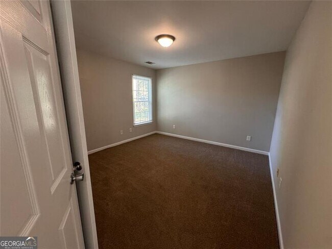 Building Photo - 1812 Lakewood Ave SE