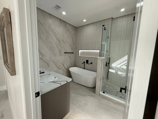 Building Photo - 5380 Oakbourne Ave