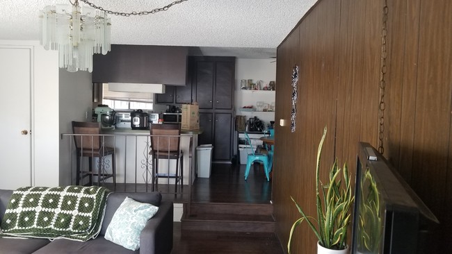 Building Photo - 1347 N Alvarado St