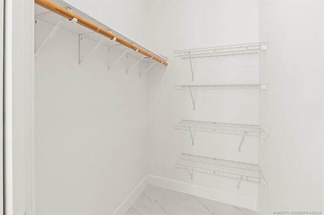 Building Photo - 47 SW Osceola St