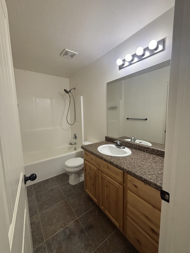 Building Photo - 3318 Quarter Mile Dr, Eagle Mountain, UT, ...