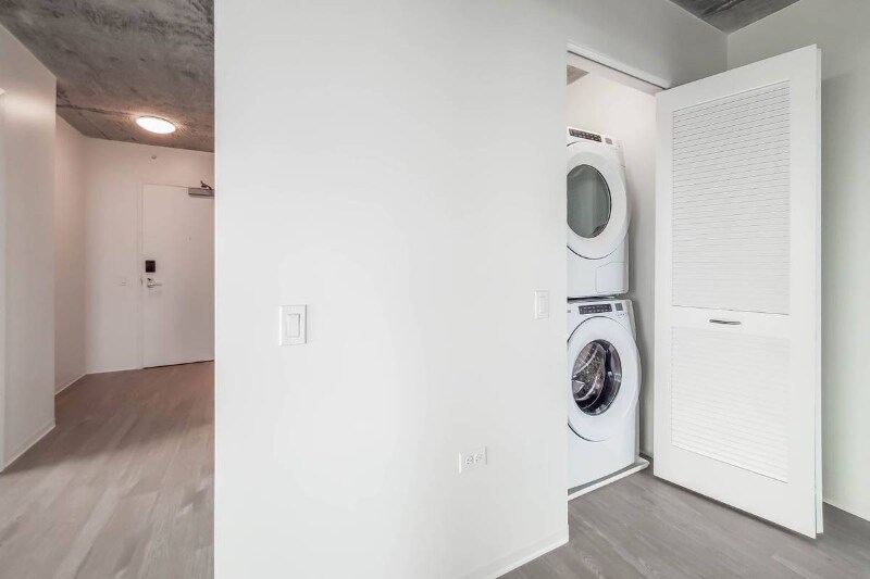 Building Photo - 2133 S Wabash Ave