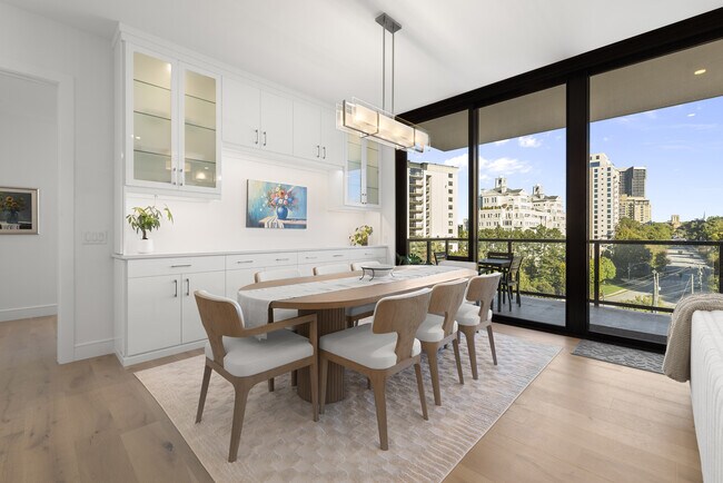 Building Photo - 2425 Peachtree Rd NE