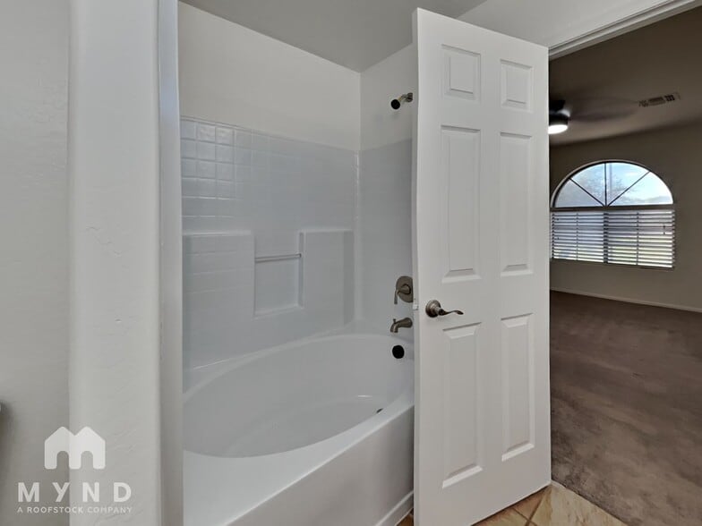 Building Photo - 1837 S 217th Ave