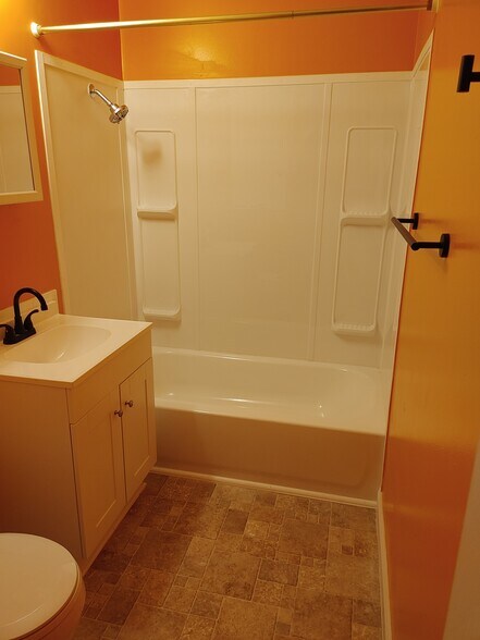 Building Photo - 2121 Euclid Ave