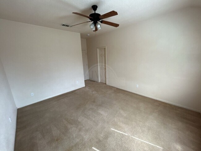 Building Photo - 509 W Ave B Ave