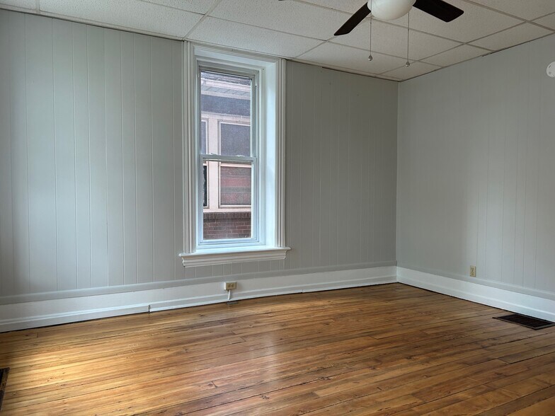 Living room - 352 E Bald Eagle St