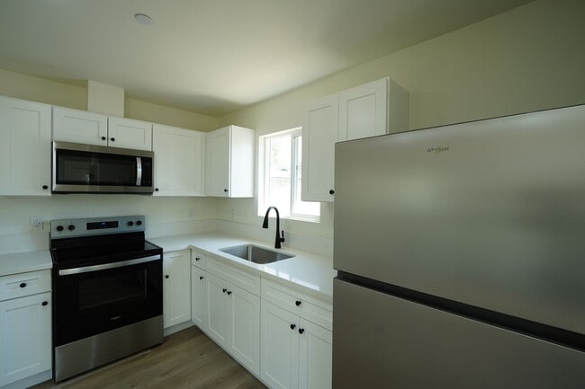 Building Photo - 4805 Charlotte Way