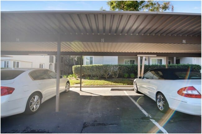 Building Photo - SPECTACULAR OCEAN CLOSE CONDO!!!!