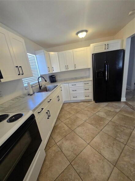 Building Photo - 3918 W Robson St