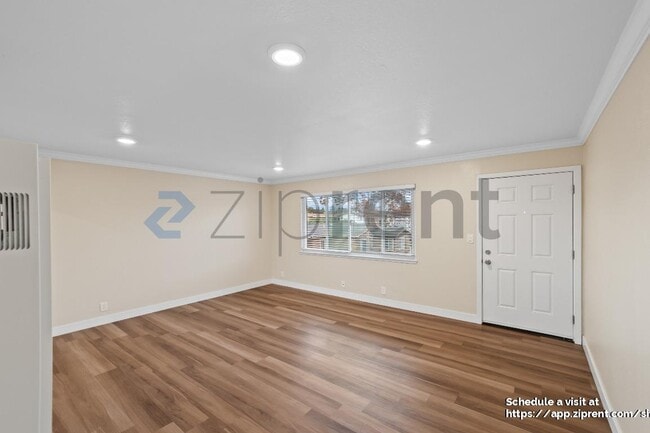 Building Photo - 523 Page St