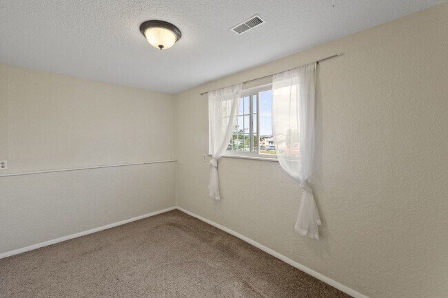 Building Photo - 4319 Millburn S