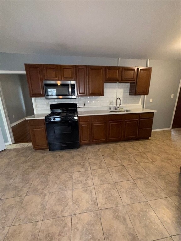 Building Photo - 151 Salem St