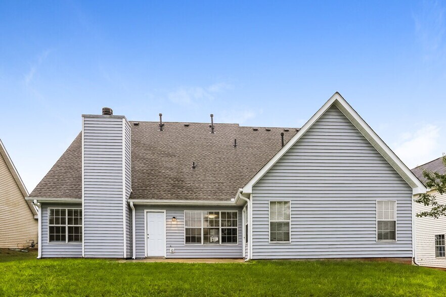 Building Photo - 8079 Clearview Cir