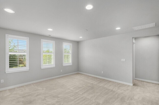 Building Photo - 6 Bedroom Home in Brookside at the Woodlands