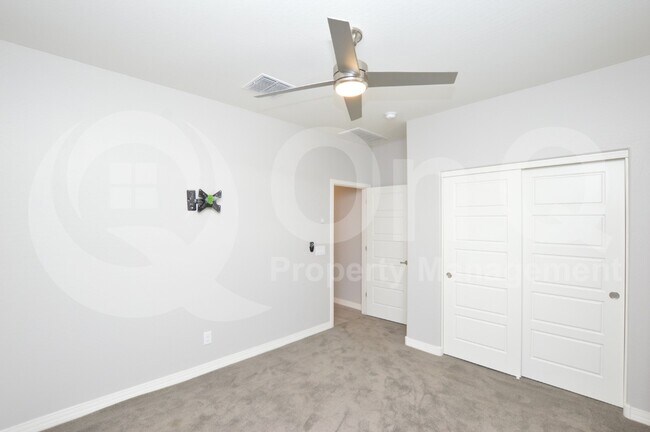 Building Photo - 367 E Kona Dr