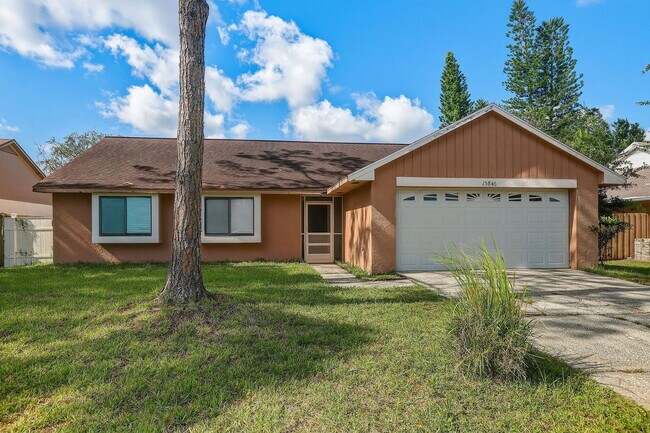 Building Photo - 15846 Country Lake Dr
