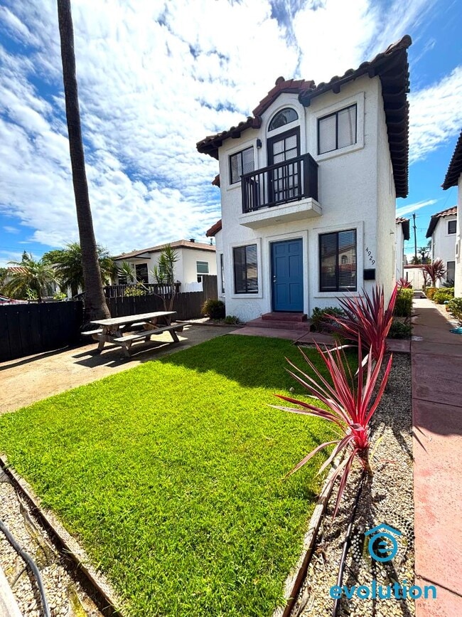 Primary Photo - 4929-4933 Santa Cruz Ave