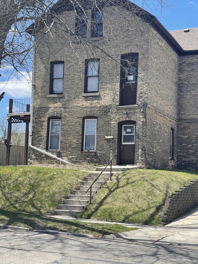 Building Photo - 1034 S 19th St