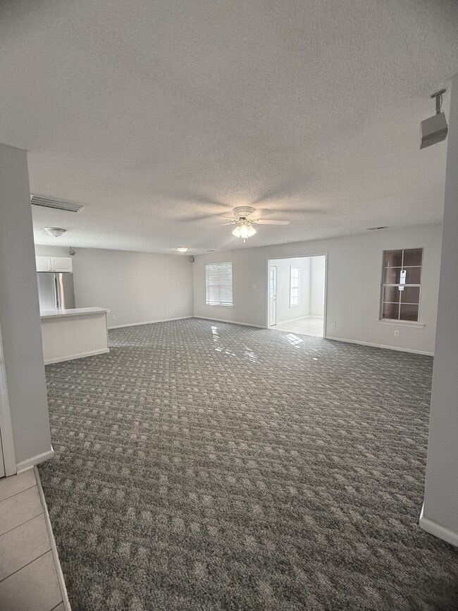 Building Photo - 1132 Lancelot Ln