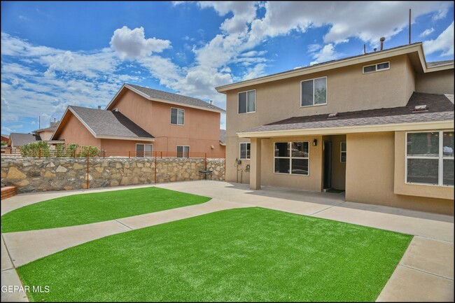 Building Photo - 3140 Tierra Encino Dr